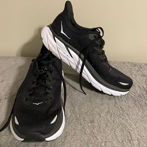 Hoka Women’s Clifton 8 Size 8B